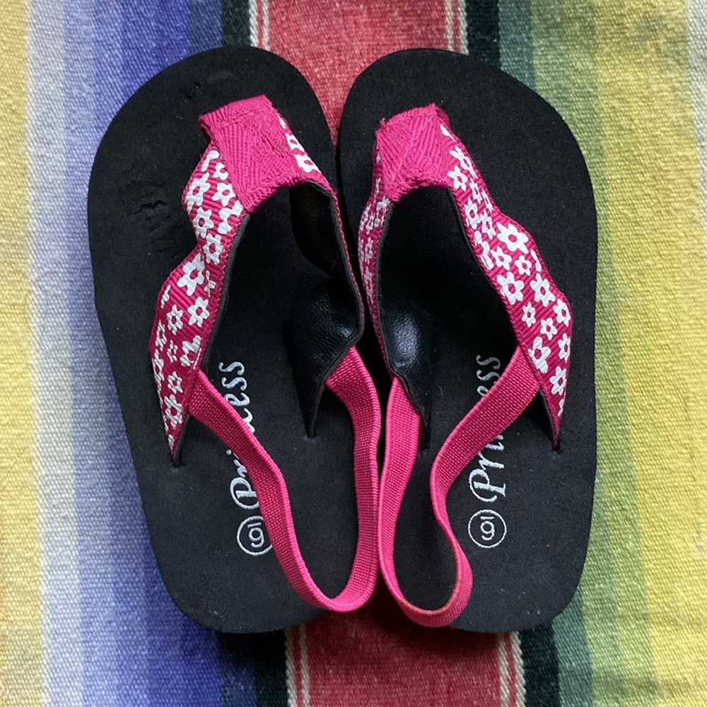 NEW WITHOUT TAGS Princess Sandals Size Baby 6